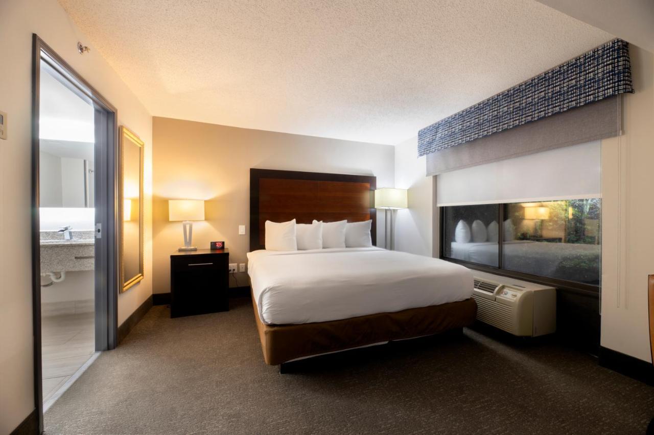 Wingate by Wyndham Atlanta Galleria/ Ballpark Smyrna Bagian luar foto