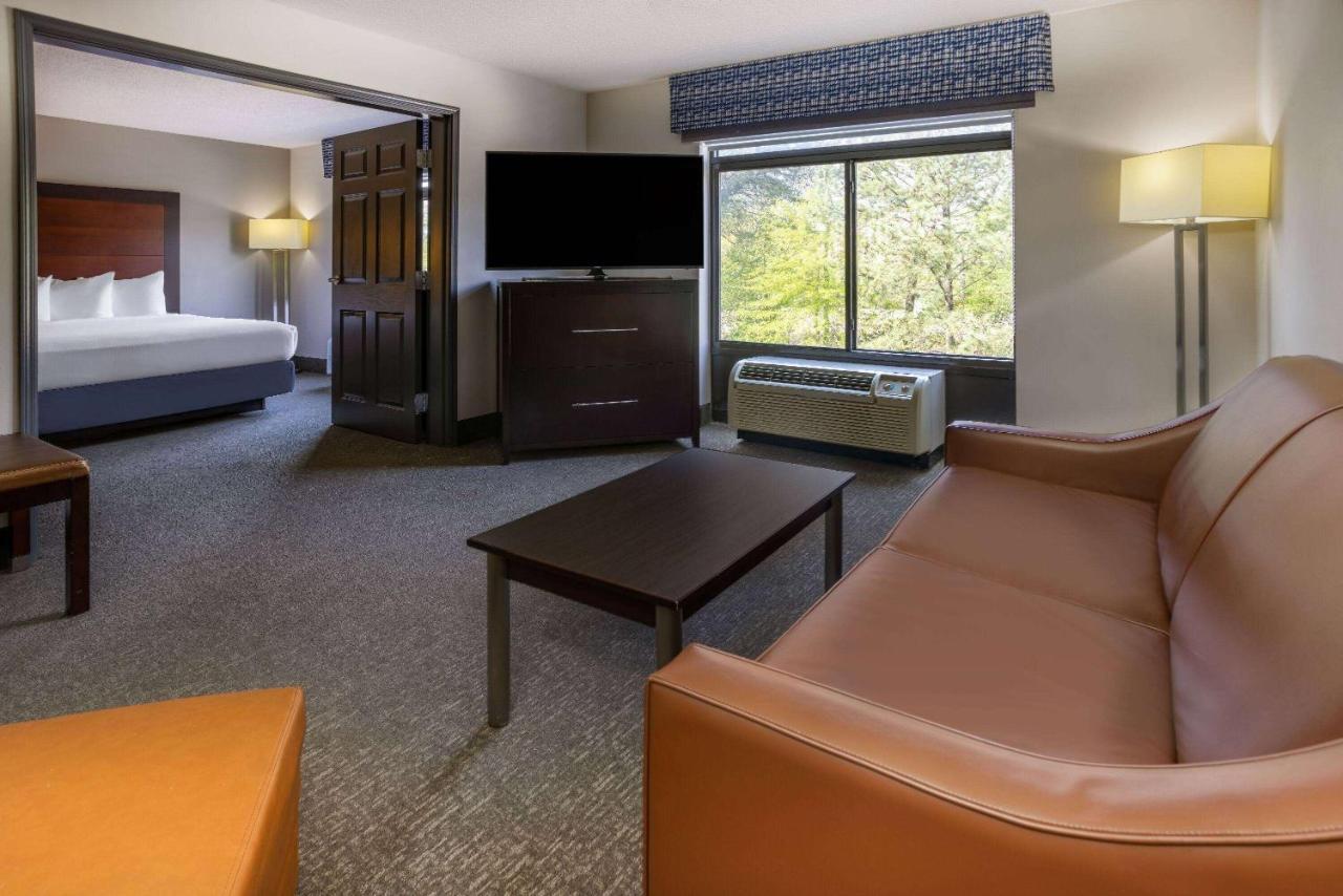 Wingate by Wyndham Atlanta Galleria/ Ballpark Smyrna Bagian luar foto